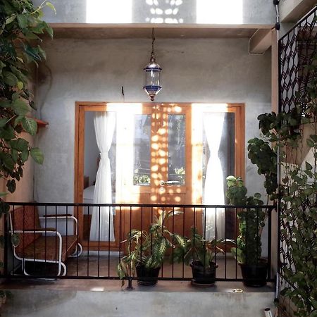 Pawon Cokelat Guesthouse Yogyakarta Exterior foto