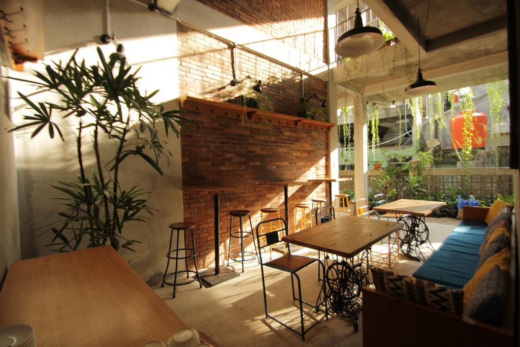 Pawon Cokelat Guesthouse Yogyakarta Exterior foto