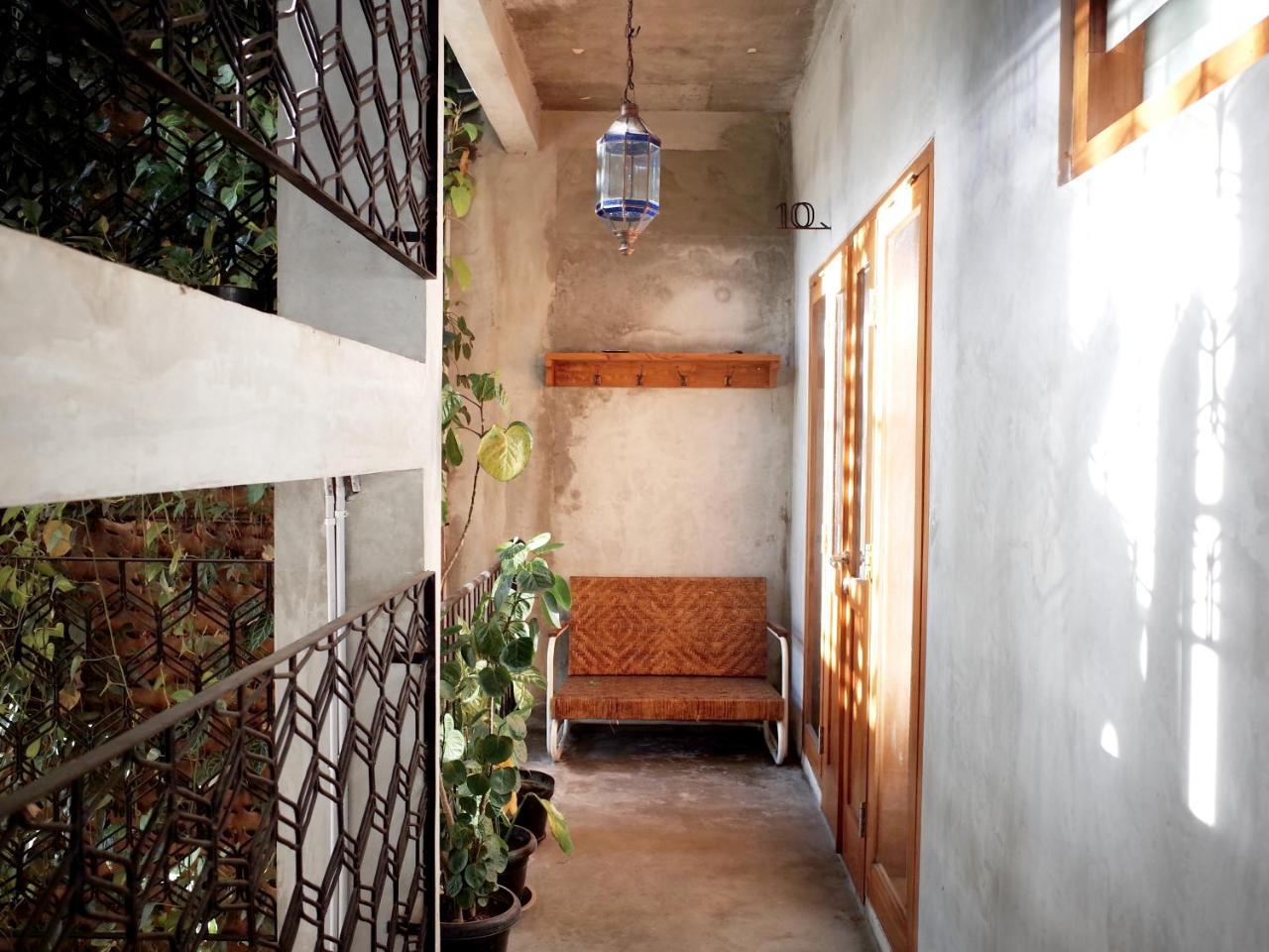 Pawon Cokelat Guesthouse Yogyakarta Exterior foto